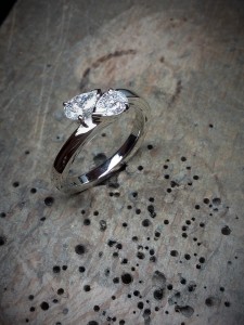 Toi & Moi en or gris - Diamants taille poire